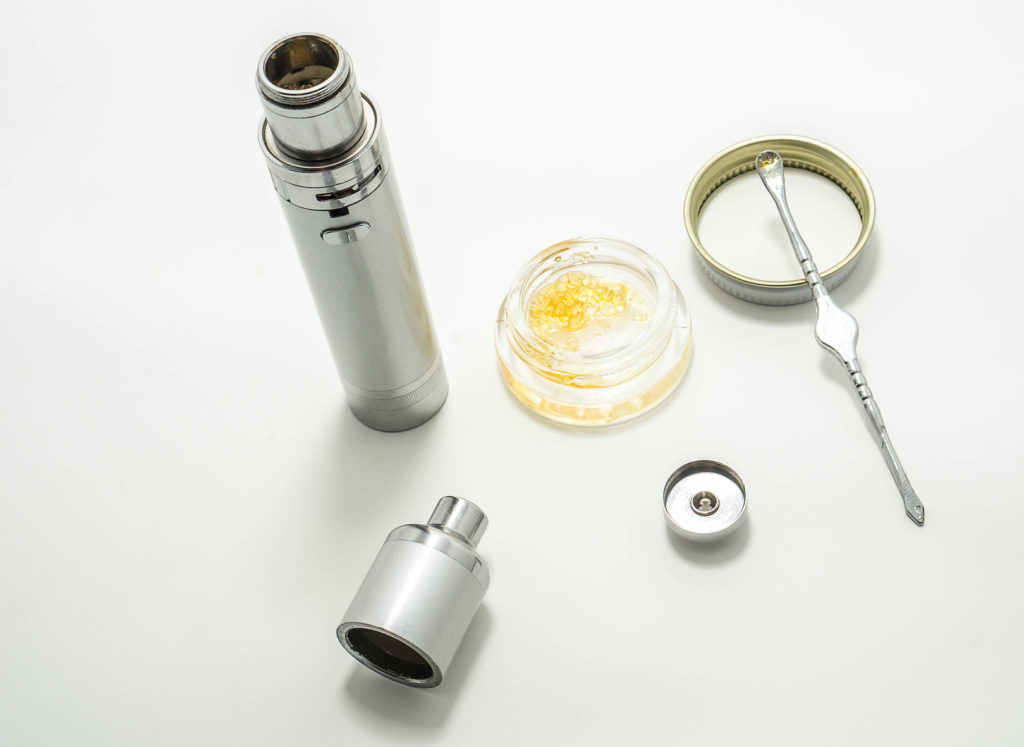 Filling A Cannabis Extract Pen With THCA Crystals 2, high-quality dab pen